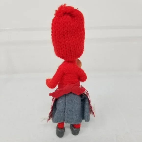Anne Beate 1994 Cook with spoon Yarn Wrap Dolls Denmark Red Winter Hats 4" B174 - Picture 2 of 5